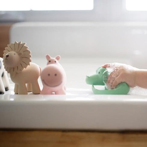 Jouet de dentition et bain Crocodile en caoutchouc naturel par Tikiri - Jeux de bain | Jourès