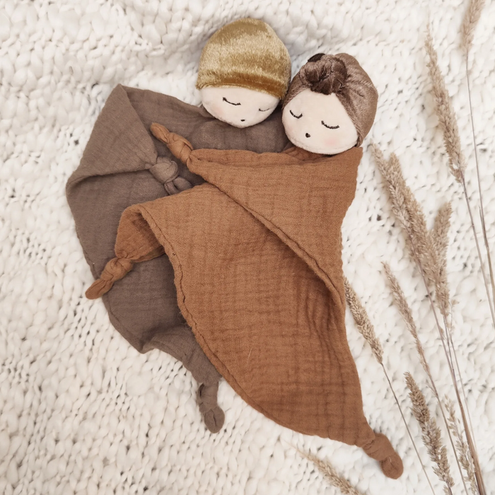 Doudou lange poupée Du and Dou - Marron par Mrs.Ertha - Cadeaux 25 à 50 euros | Jourès