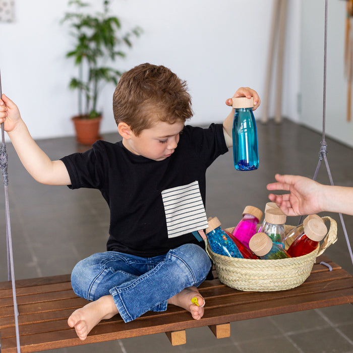 Bouteille sensorielle Float Bleu par Petit Boum - Jeux et jouets | Jourès