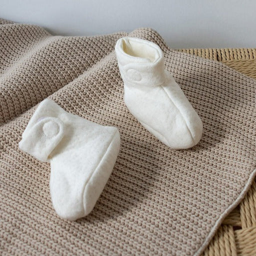 Chaussons Nouveau né - Blanc par Nanami - L'hiver au chaud | Jourès