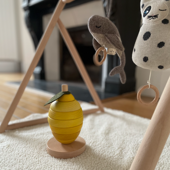 Citron en bois à empiler par Konges Sløjd - Eveil & Jeux | Jourès
