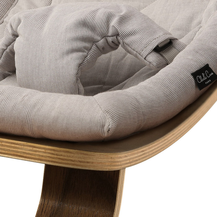 Transat LEVO en bois de hêtre - Coussin Sweet Grey par Charlie Crane - Price 200-300 | Jourès